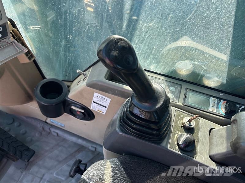 CAT 325 CL Long Reach Amphibious Tracked Excavator Гусеничні екскаватори