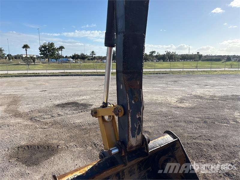 CAT 325 CL Long Reach Amphibious Tracked Excavator Гусеничні екскаватори