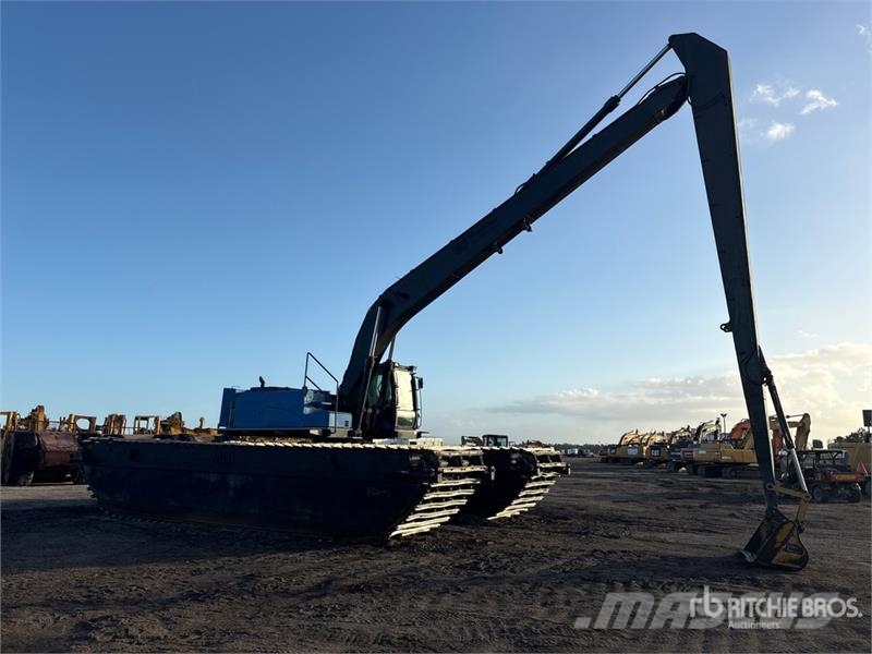 CAT 325C L Long Reach Amphibious Tracked Excavator حفارات زحافة