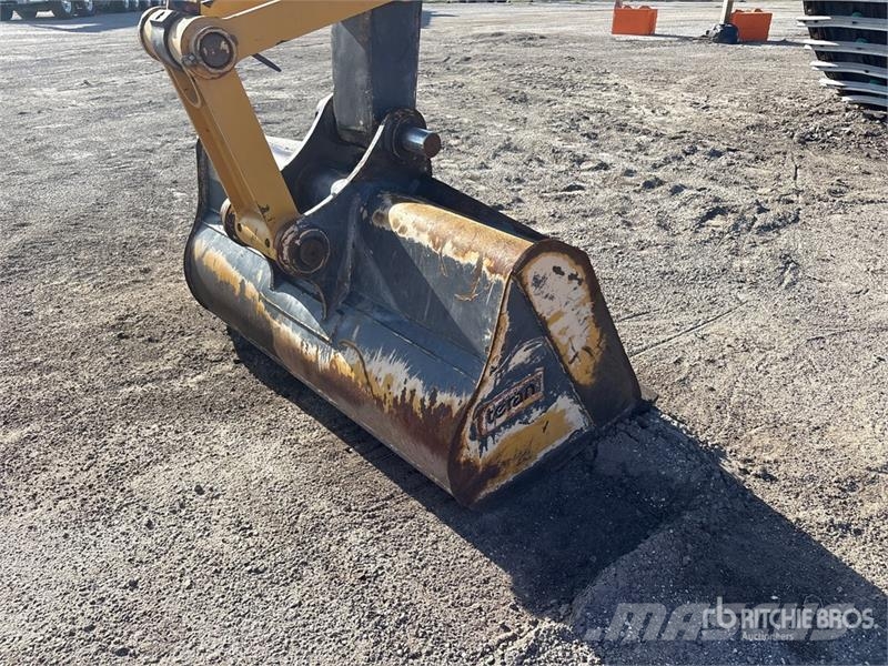 CAT 325C L Long Reach Amphibious Tracked Excavator حفارات زحافة