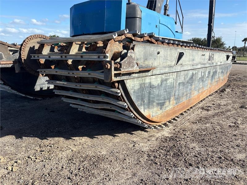 CAT 325C L Long Reach Amphibious Tracked Excavator حفارات زحافة