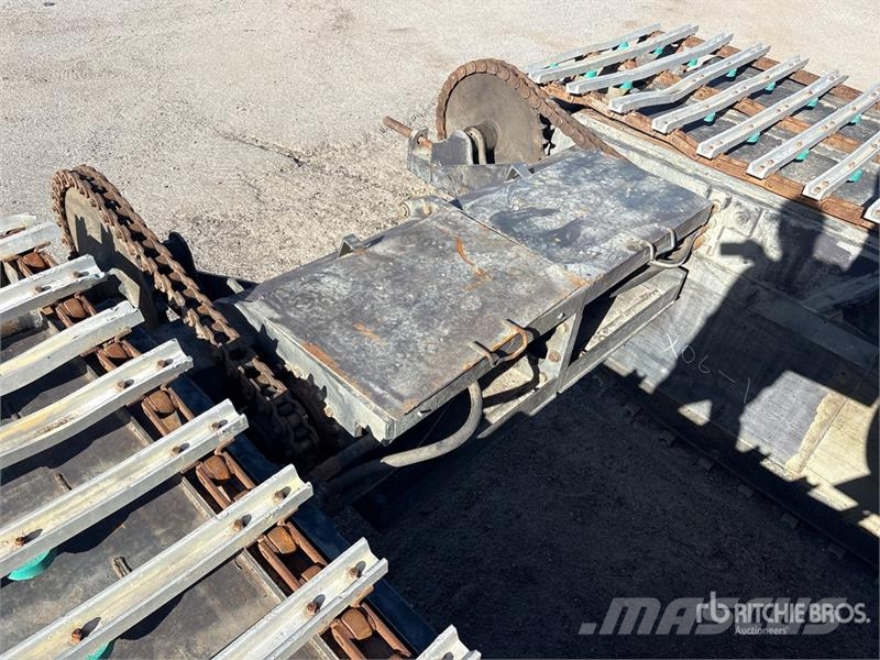 CAT 325C L Long Reach Amphibious Tracked Excavator حفارات زحافة