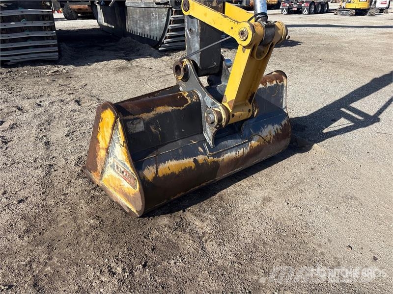 CAT 325C L Long Reach Amphibious Tracked Excavator حفارات زحافة