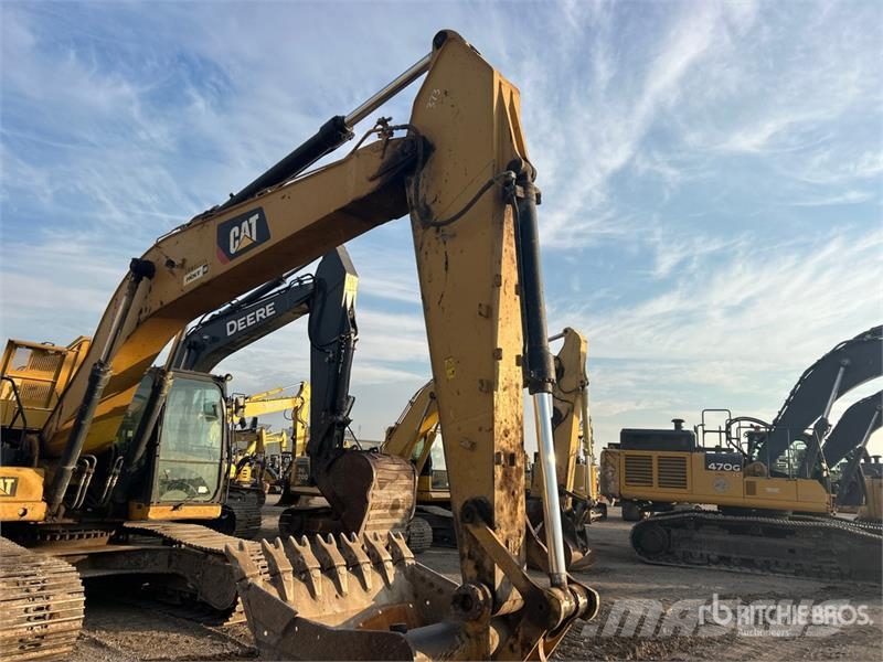CAT 330 L Tracked Excavator Raupenbagger