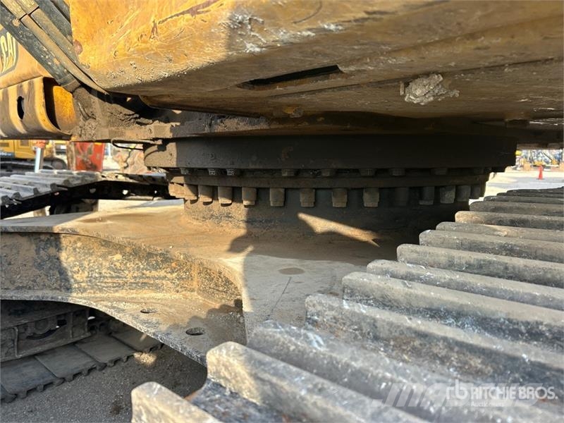 CAT 330 L Tracked Excavator Raupenbagger