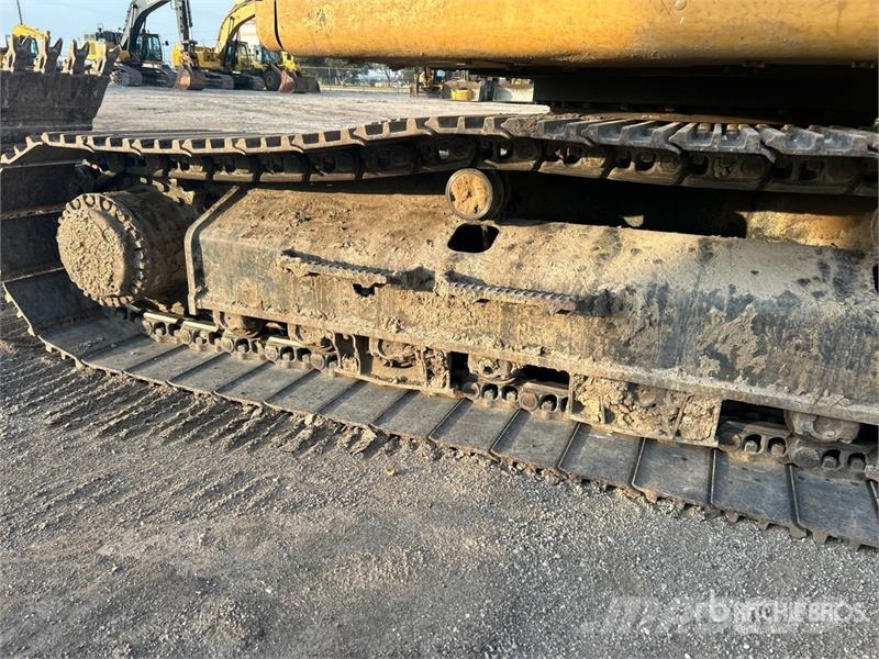 CAT 330 L Tracked Excavator Raupenbagger