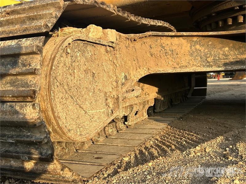CAT 330 L Tracked Excavator Raupenbagger
