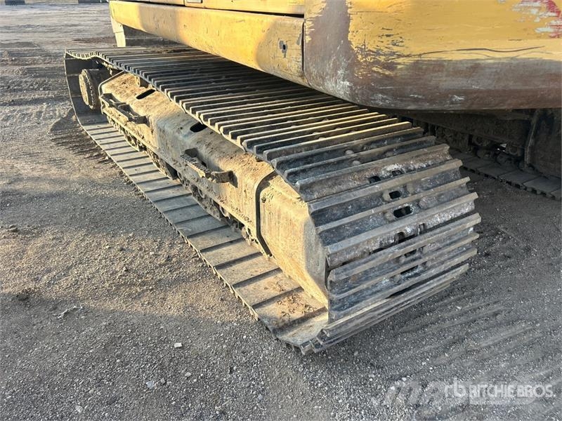 CAT 330 L Tracked Excavator Raupenbagger