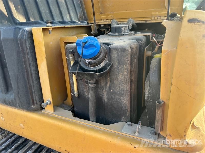 CAT 330 L Tracked Excavator Raupenbagger