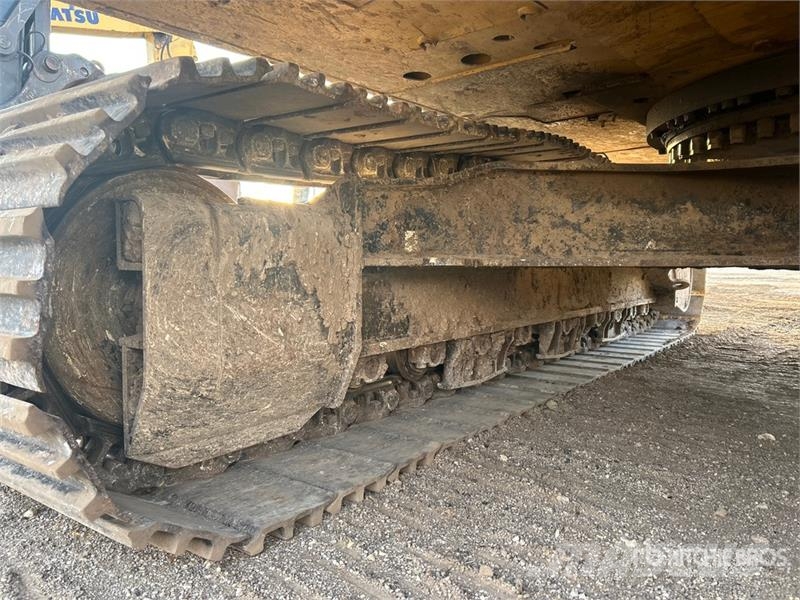 CAT 330 L Tracked Excavator Raupenbagger