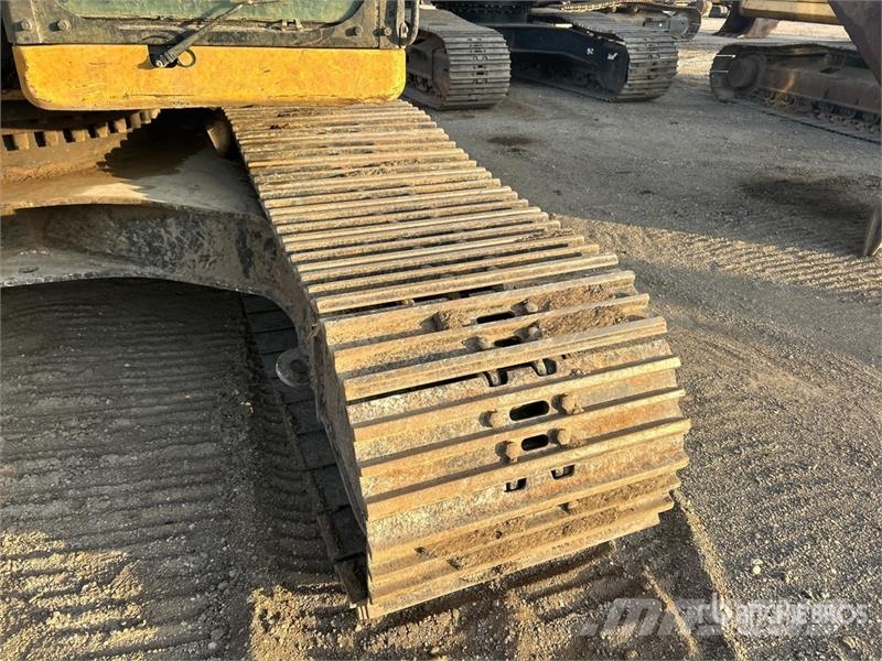 CAT 330 L Tracked Excavator Raupenbagger