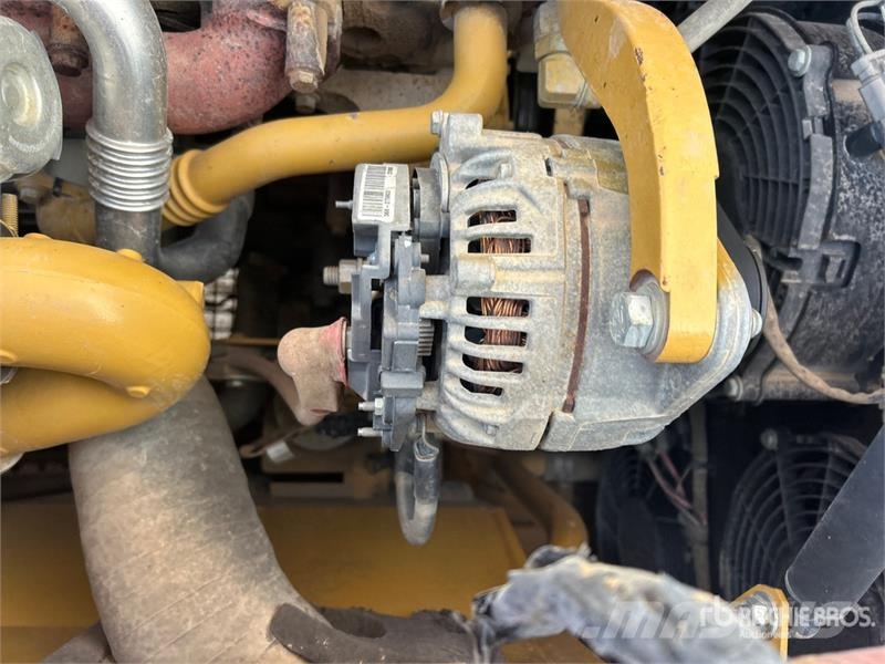 CAT 330 L Tracked Excavator Raupenbagger