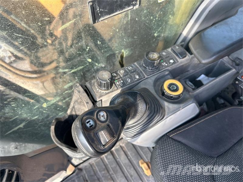 CAT 330 L Tracked Excavator Raupenbagger