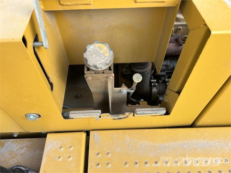 CAT 330 L Tracked Excavator Raupenbagger