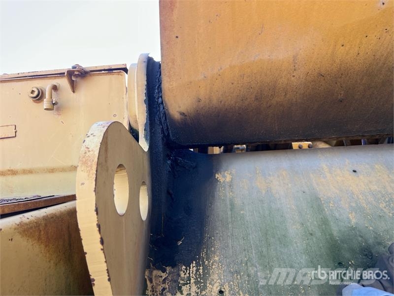 CAT 330B L Tracked Excavator Bagri goseničarji