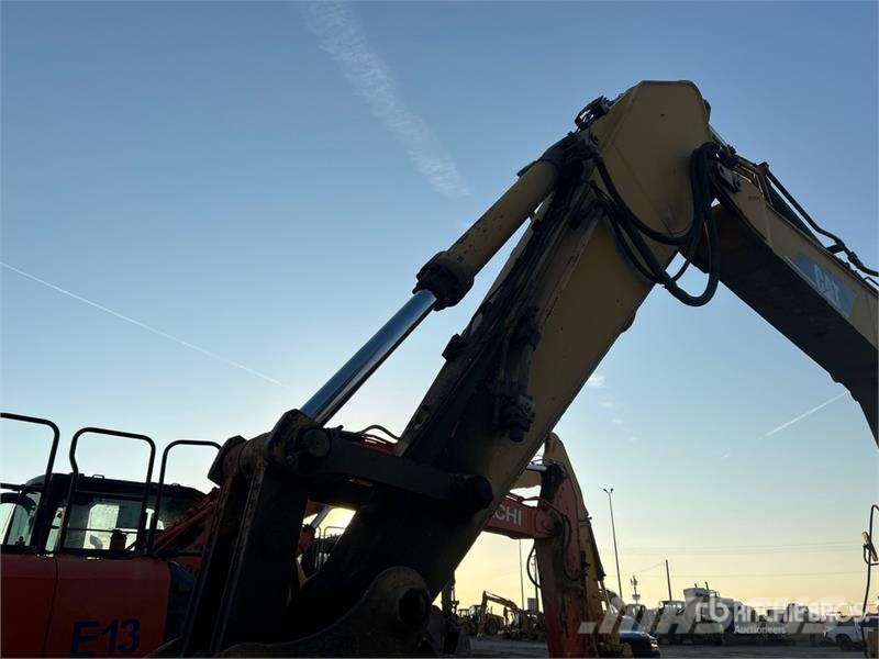 CAT 330C L Tracked Excavator Excavatoare pe șenile
