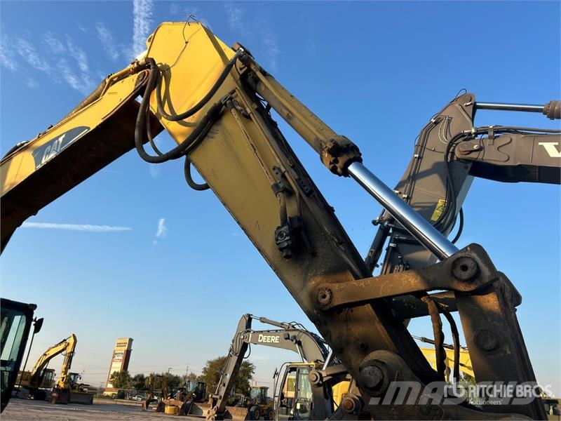 CAT 330C L Tracked Excavator Excavatoare pe șenile
