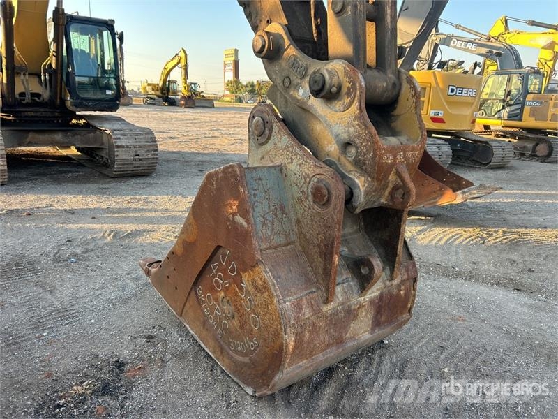 CAT 330C L Tracked Excavator Excavatoare pe șenile
