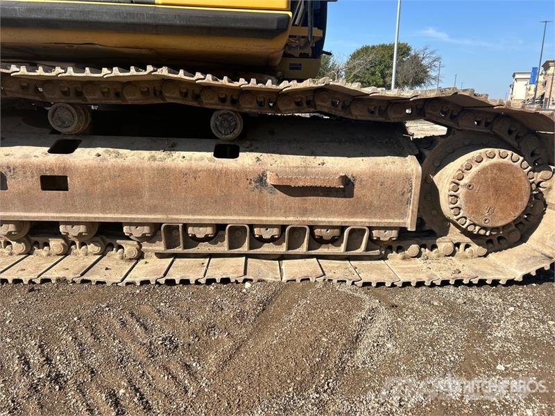 CAT 330D L Tracked Excavator Raupenbagger