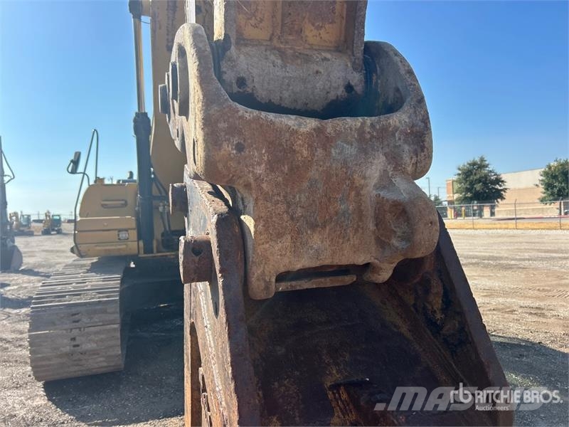 CAT 330D L Tracked Excavator Raupenbagger