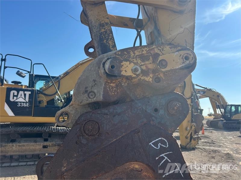 CAT 330D L Tracked Excavator Raupenbagger