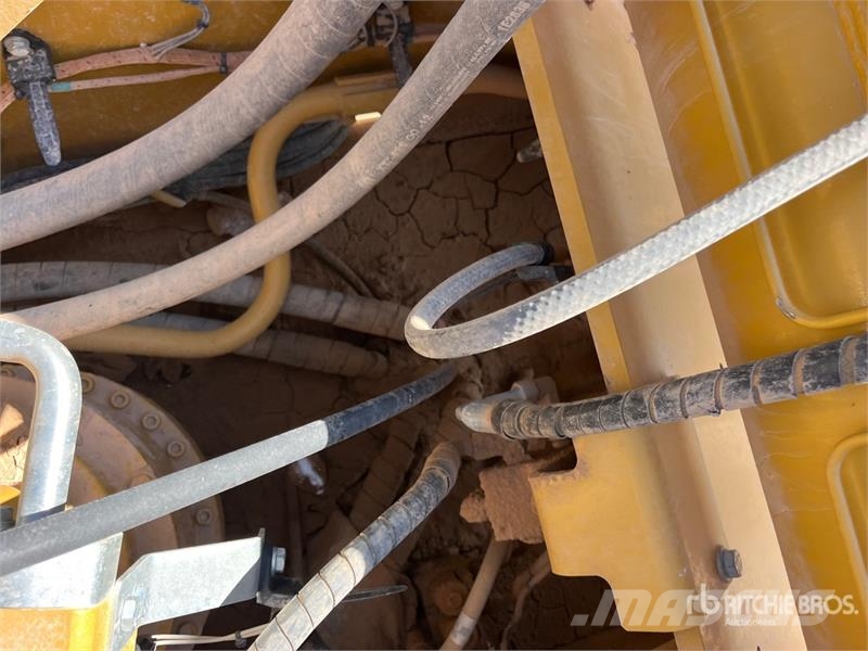 CAT 330F L Tracked Excavator Bagri goseničarji