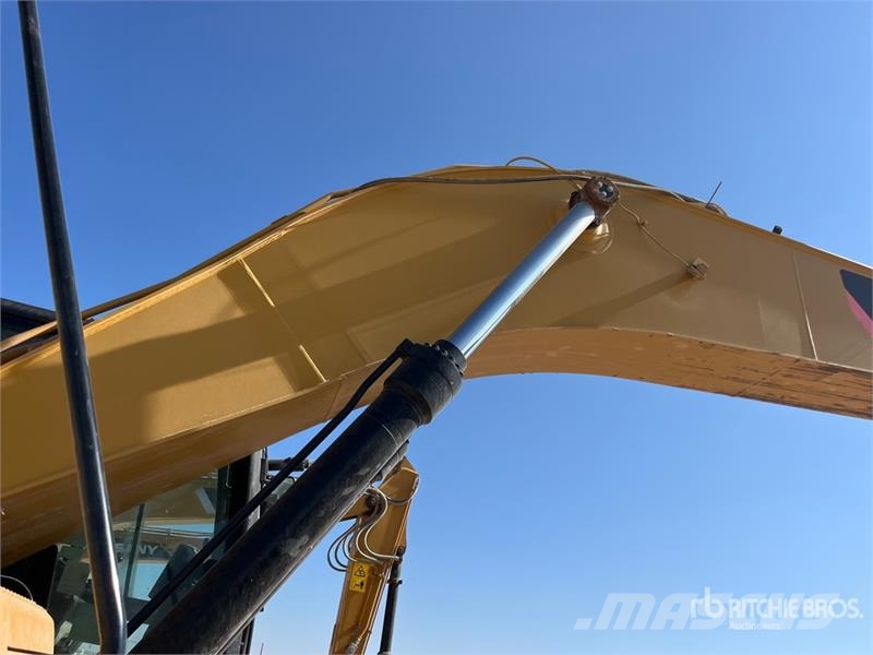 CAT 330F L Tracked Excavator Bagri goseničarji