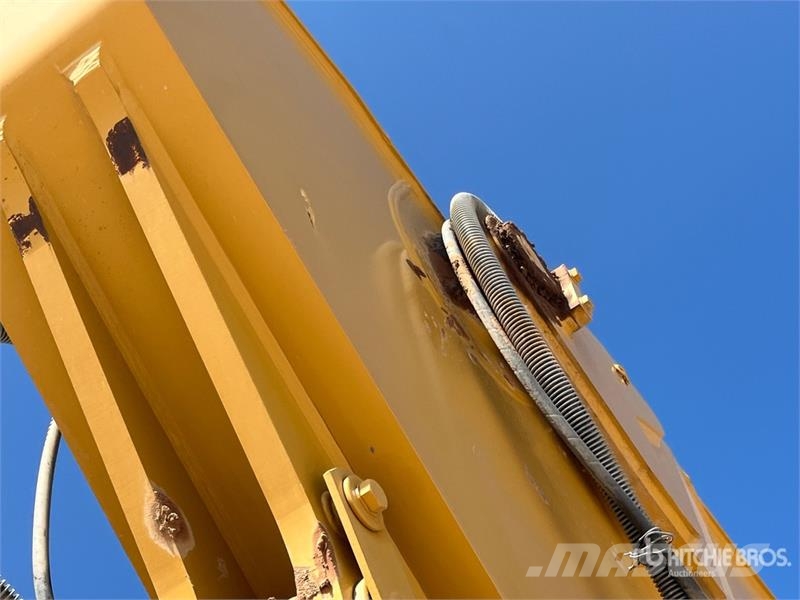 CAT 330F L Tracked Excavator Bagri goseničarji