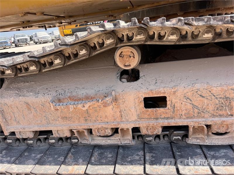 CAT 330F L Tracked Excavator Bagri goseničarji