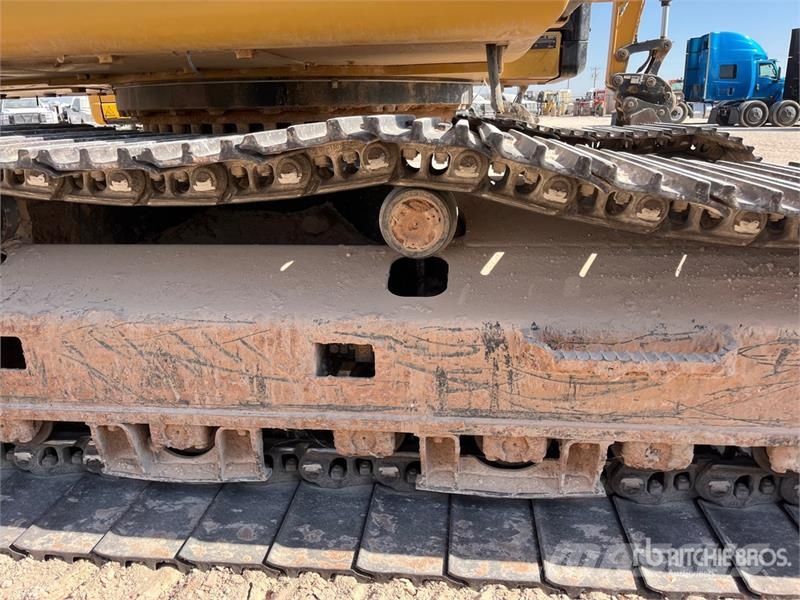CAT 330F L Tracked Excavator Bagri goseničarji