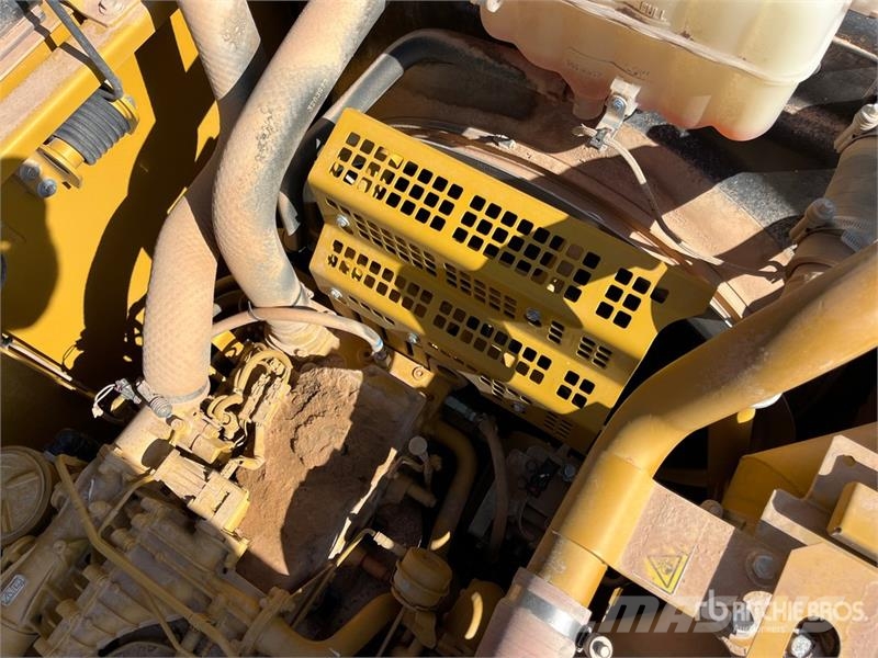 CAT 330F L Tracked Excavator Bagri goseničarji