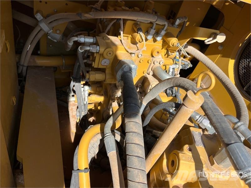 CAT 330F L Tracked Excavator Escavatori cingolati