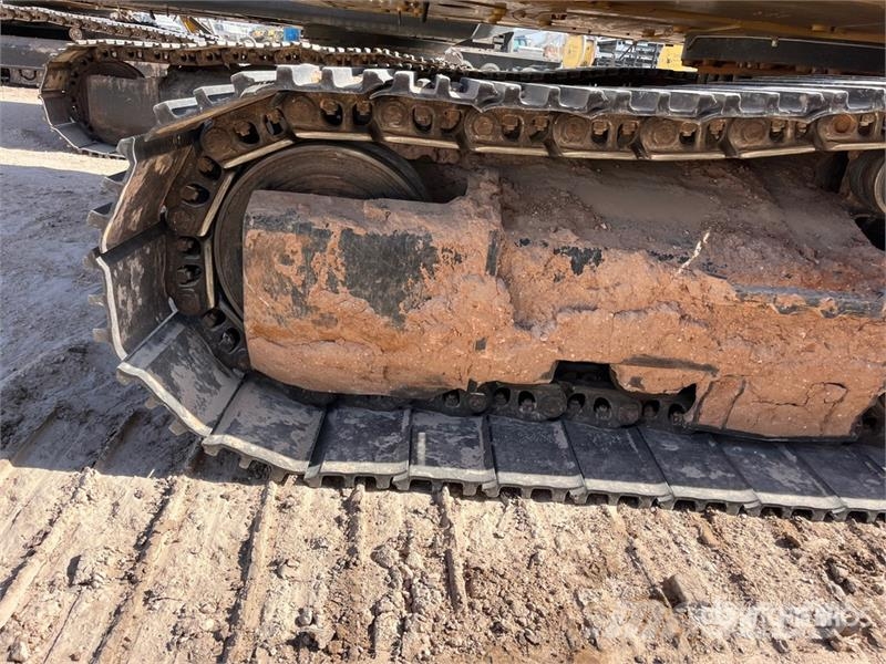 CAT 330F L Tracked Excavator Bagri goseničarji