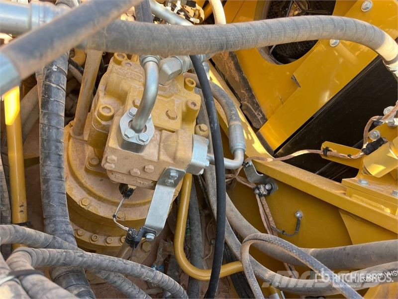 CAT 330F L Tracked Excavator Bagri goseničarji