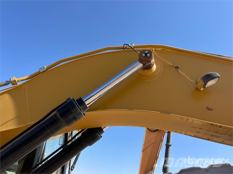CAT 330F L Tracked Excavator Bagri goseničarji