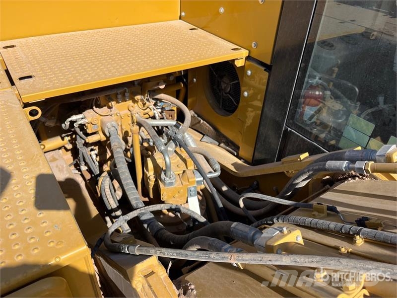 CAT 330F L Tracked Excavator Bagri goseničarji