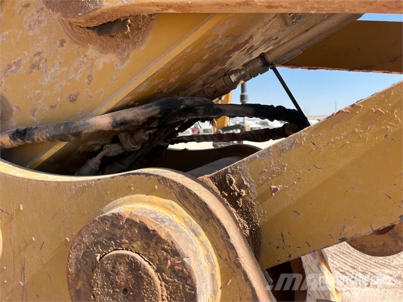 CAT 330F L Tracked Excavator Bagri goseničarji