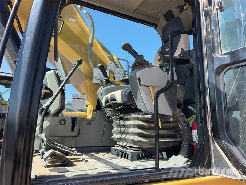 CAT 330F L Tracked Excavator Bagri goseničarji