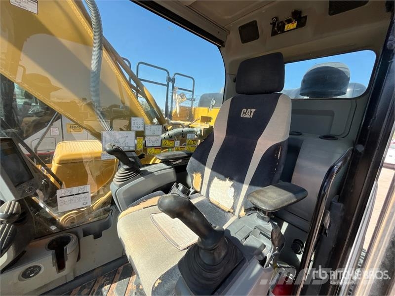 CAT 330F L Tracked Excavator Bagri goseničarji