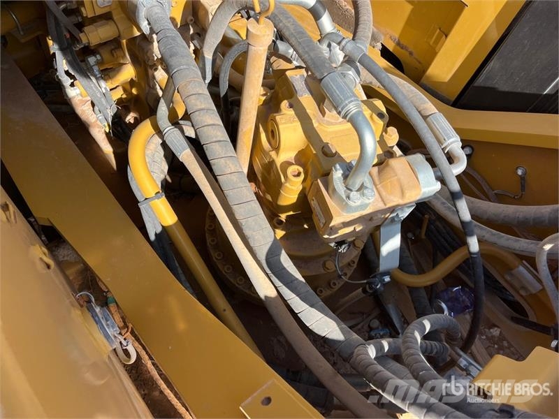 CAT 330F L Tracked Excavator Escavatori cingolati