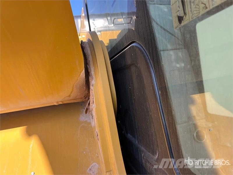 CAT 330F L Tracked Excavator Escavatori cingolati