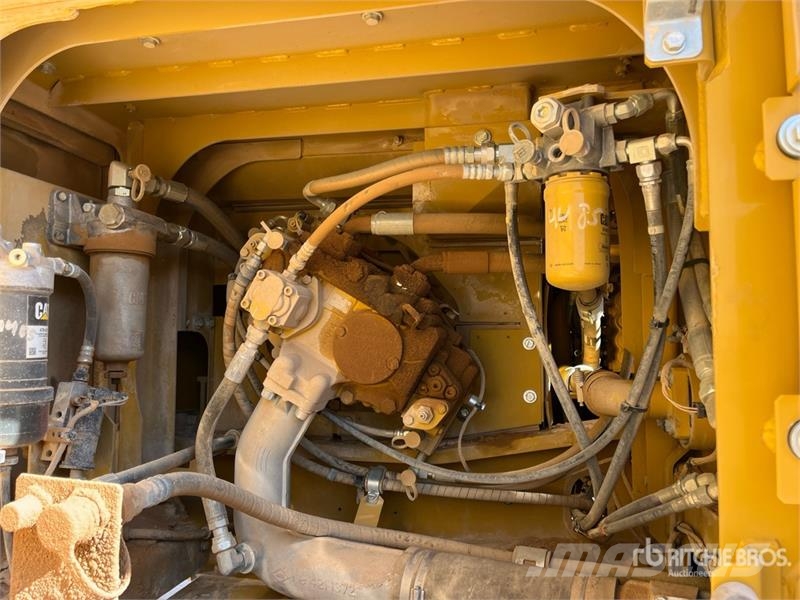 CAT 330F L Tracked Excavator Escavatori cingolati