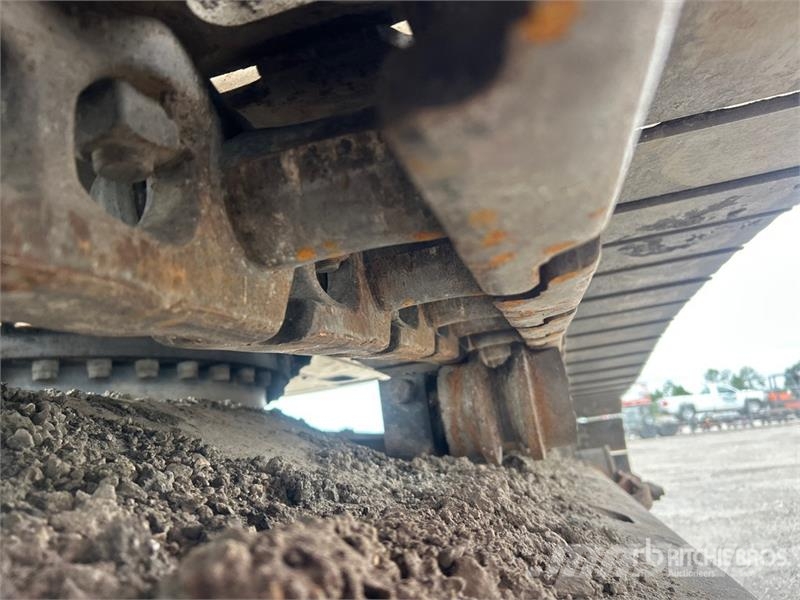 CAT 335F LCR Tracked Excavator Lánctalpas kotrók