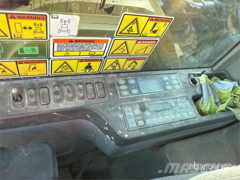 CAT 336 EL Tracked Excavator Bagri goseničarji