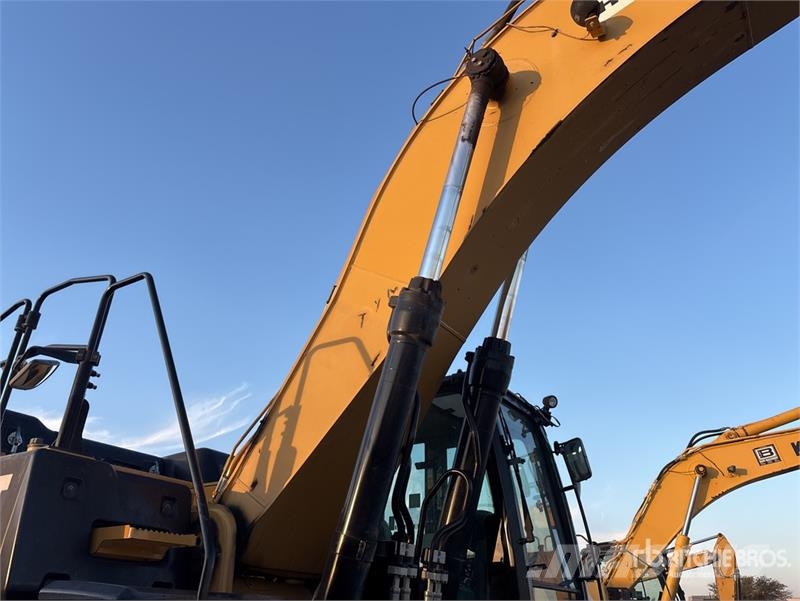 CAT 336 EL Tracked Excavator Bagri goseničarji