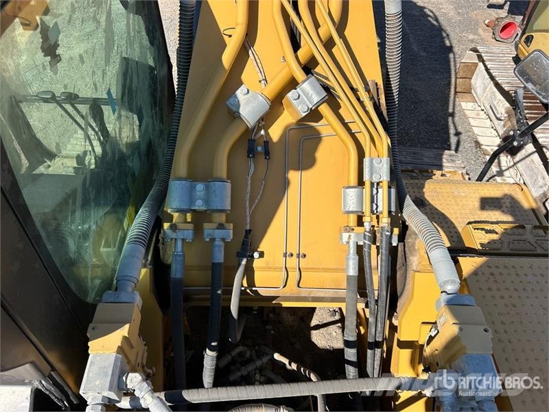 CAT 336 Tracked Excavator Гусеничні екскаватори