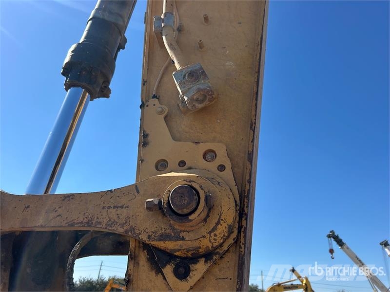 CAT 336 Tracked Excavator Гусеничні екскаватори