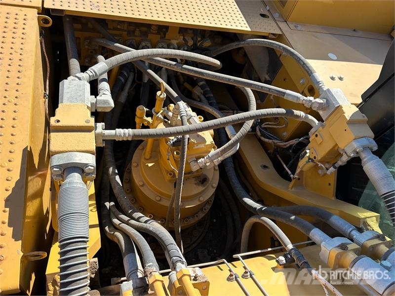 CAT 336 Tracked Excavator Гусеничні екскаватори