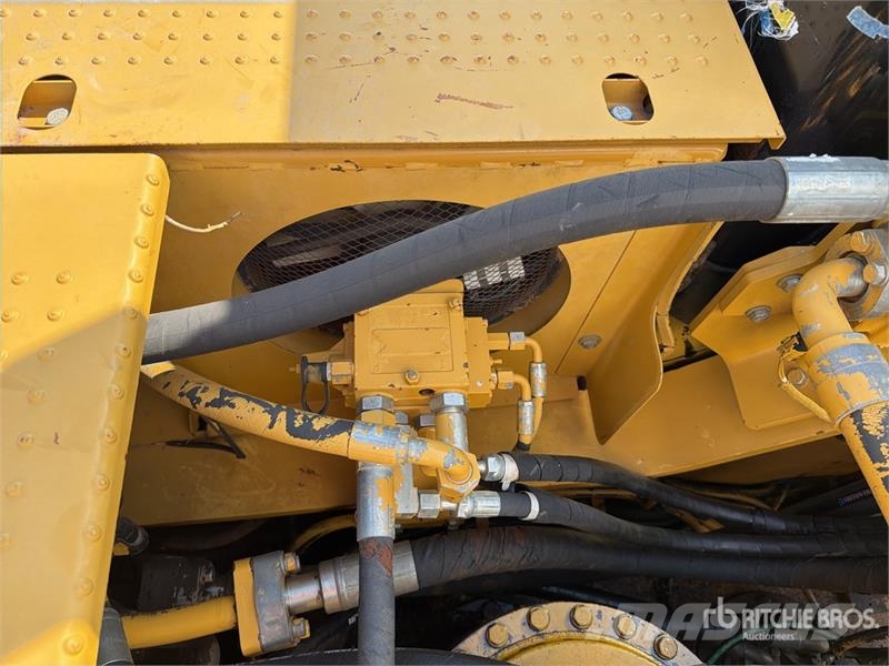 CAT 336DL Tracked Excavator Bagri goseničarji