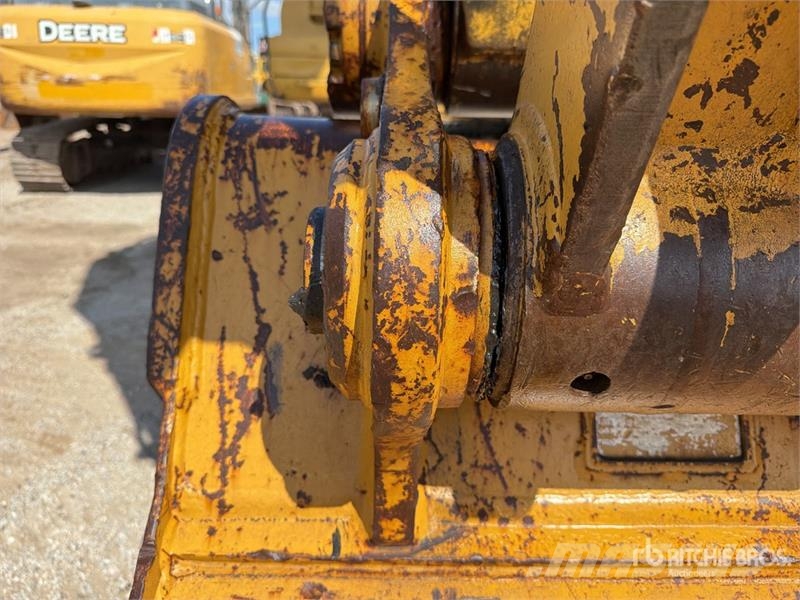 CAT 336DL Tracked Excavator Bagri goseničarji